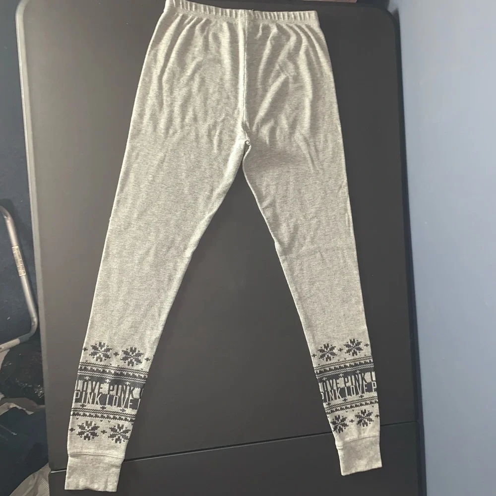 VS Pink waffle knit legging pants rare 😍 - Picture 6 of 10